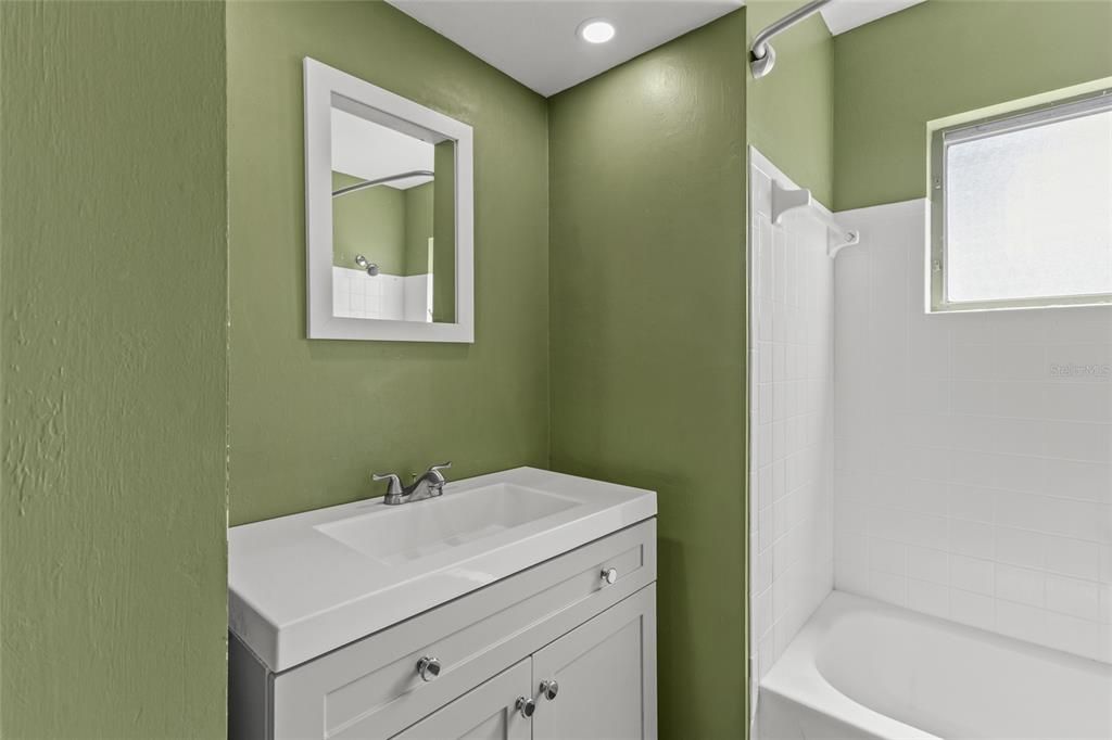 For Sale: $329,000 (3 beds, 2 baths, 1116 Square Feet)