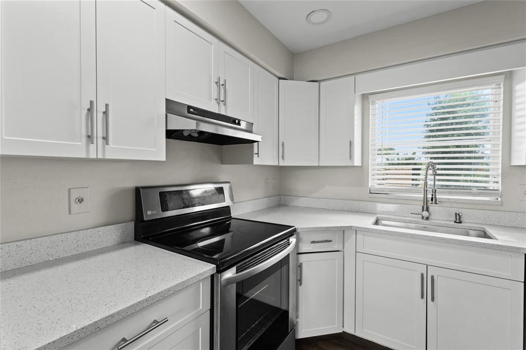 For Sale: $329,000 (3 beds, 2 baths, 1116 Square Feet)
