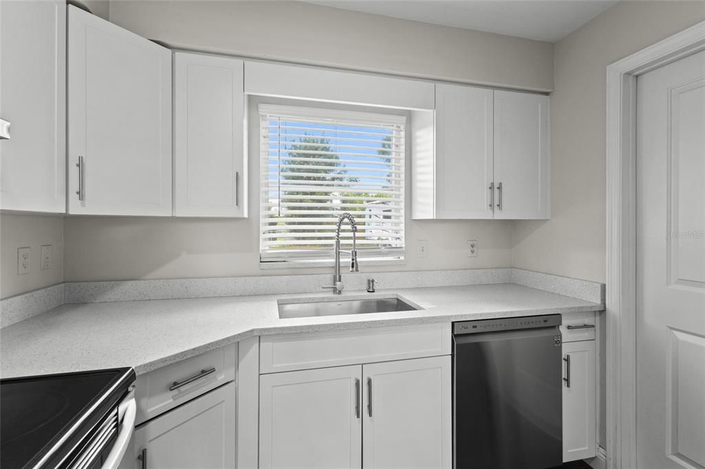 For Sale: $329,000 (3 beds, 2 baths, 1116 Square Feet)