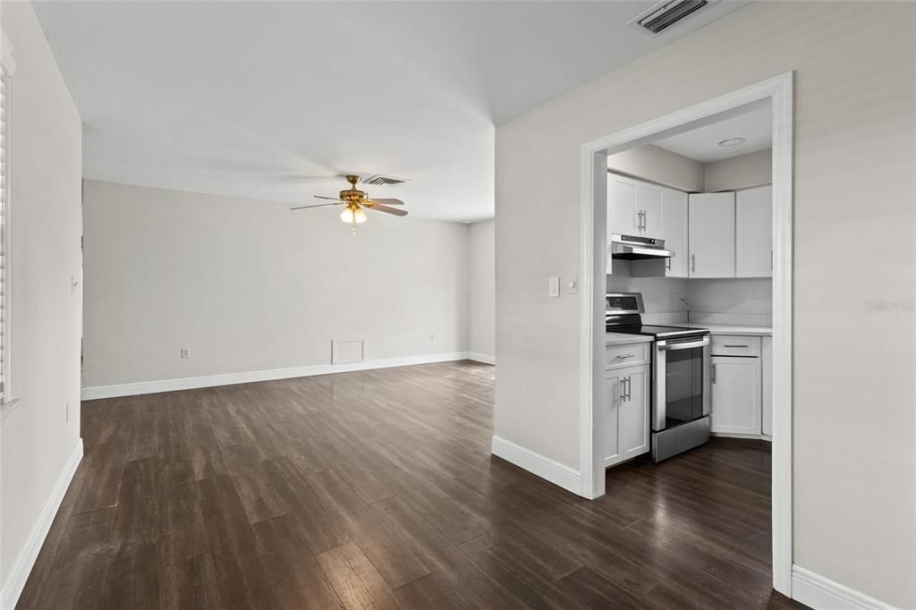 For Sale: $329,000 (3 beds, 2 baths, 1116 Square Feet)