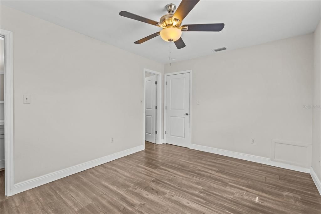 For Sale: $329,000 (3 beds, 2 baths, 1116 Square Feet)