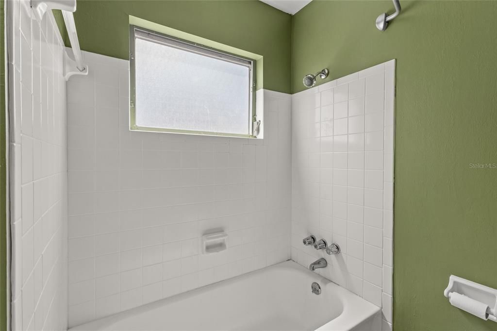 For Sale: $329,000 (3 beds, 2 baths, 1116 Square Feet)