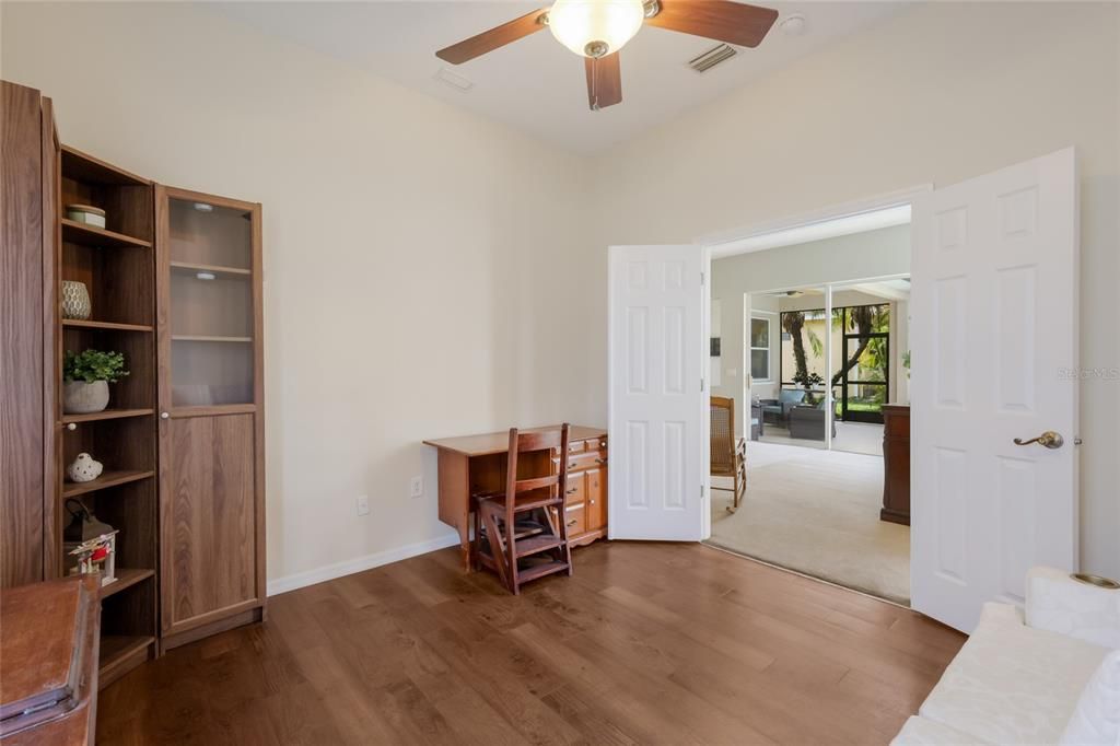 For Sale: $585,000 (4 beds, 3 baths, 2214 Square Feet)