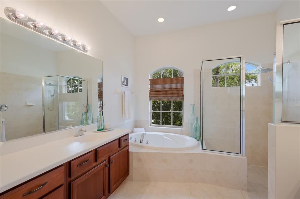 For Sale: $585,000 (4 beds, 3 baths, 2214 Square Feet)