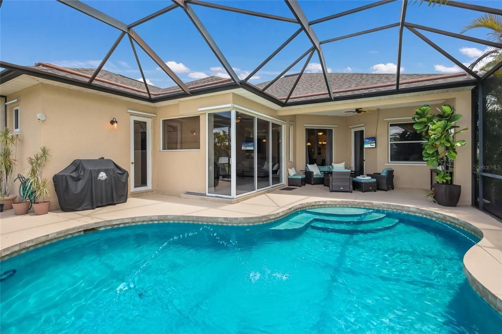 For Sale: $585,000 (4 beds, 3 baths, 2214 Square Feet)