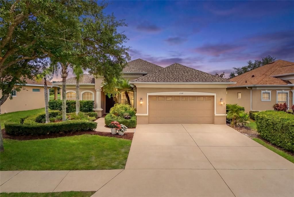 For Sale: $585,000 (4 beds, 3 baths, 2214 Square Feet)