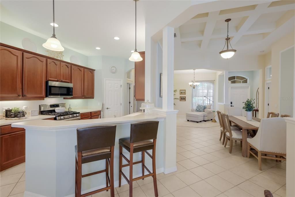 For Sale: $585,000 (4 beds, 3 baths, 2214 Square Feet)