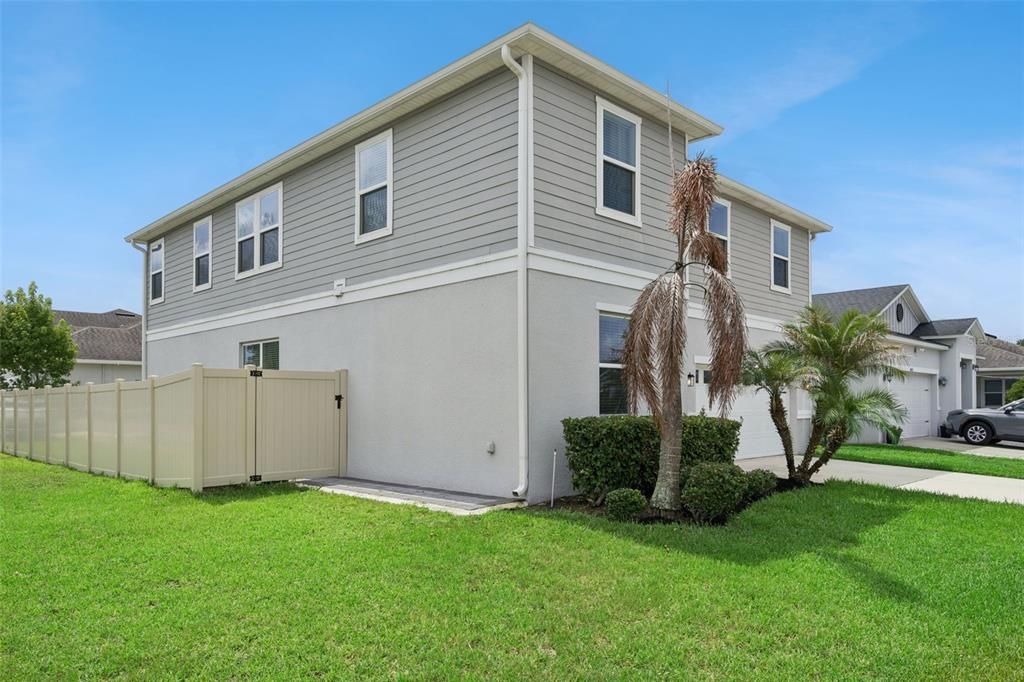 For Sale: $585,000 (4 beds, 2 baths, 2995 Square Feet)