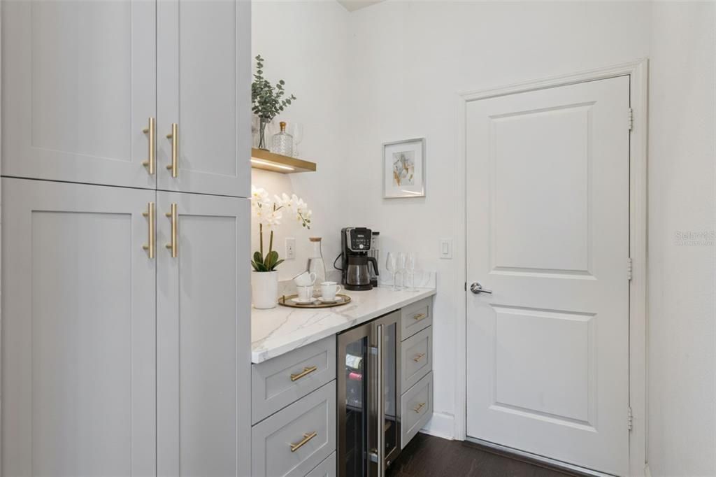 For Sale: $585,000 (4 beds, 2 baths, 2995 Square Feet)