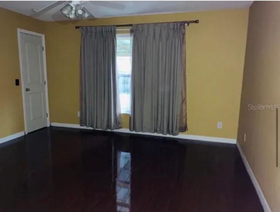 En Venta: $300,000 (4 camas, 2 baños, 1903 Pies cuadrados)