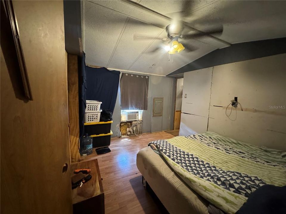 For Sale: $60,000 (3 beds, 1 baths, 784 Square Feet)