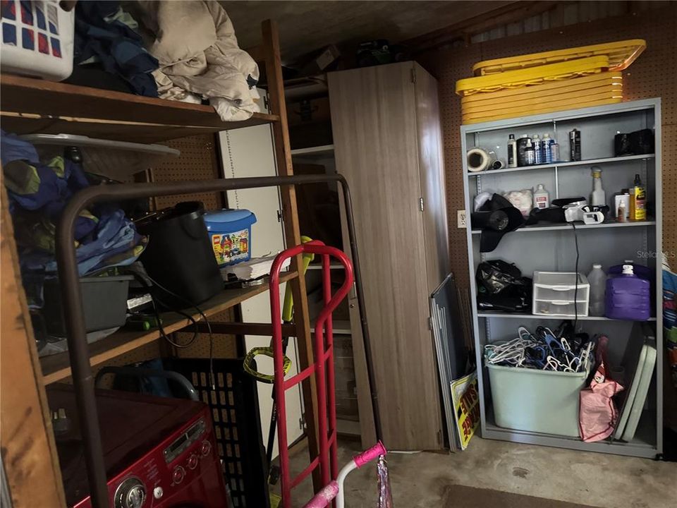 For Sale: $60,000 (3 beds, 1 baths, 784 Square Feet)