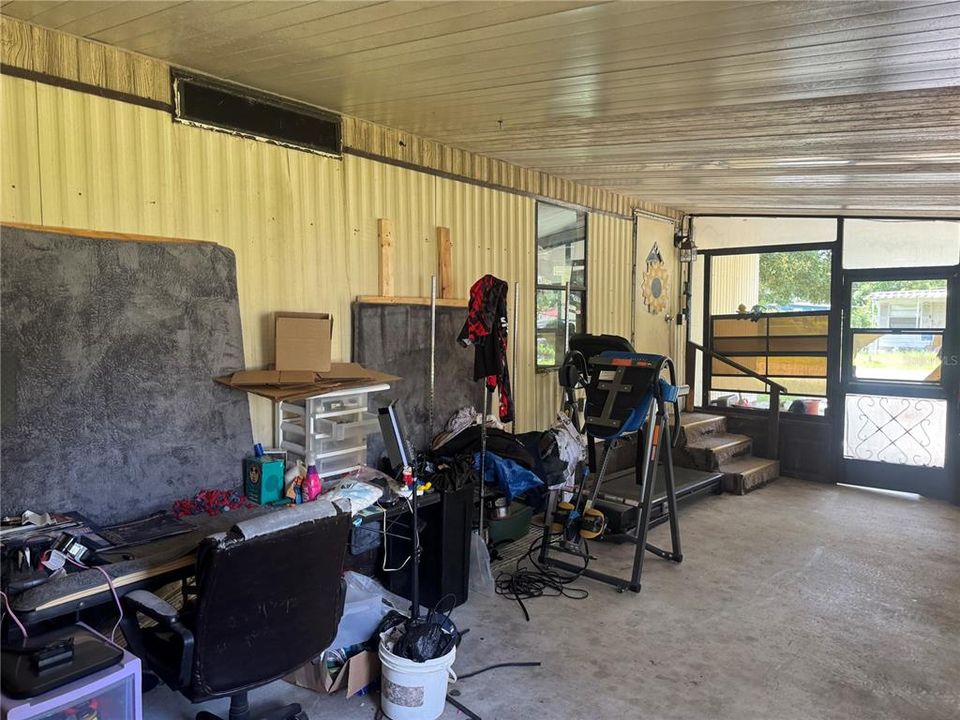For Sale: $60,000 (3 beds, 1 baths, 784 Square Feet)