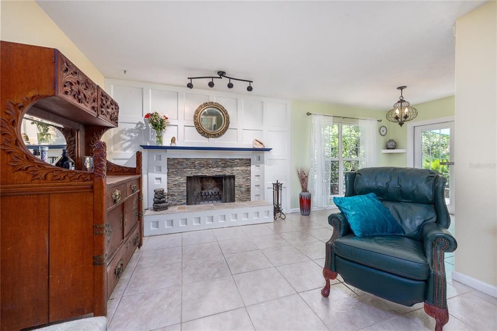 En Venta: $375,000 (3 camas, 2 baños, 1268 Pies cuadrados)