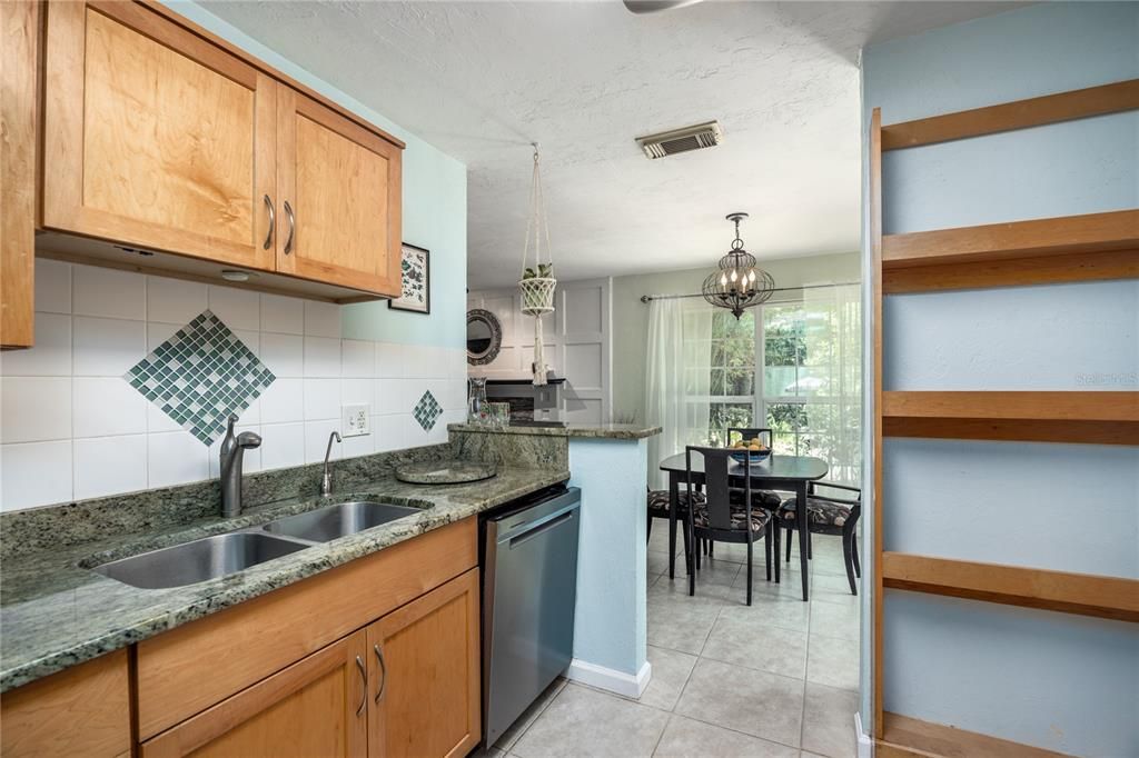 En Venta: $375,000 (3 camas, 2 baños, 1268 Pies cuadrados)