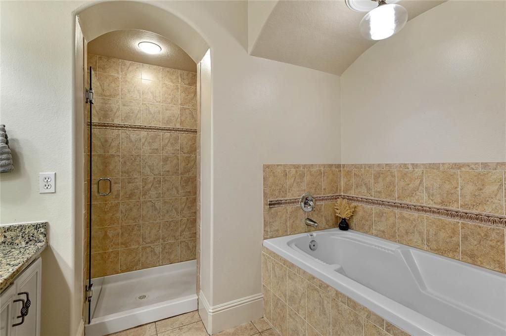 En Venta: $605,000 (3 camas, 3 baños, 1950 Pies cuadrados)