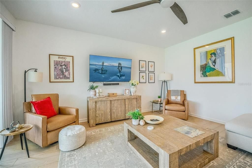 For Sale: $342,243 (3 beds, 2 baths, 1697 Square Feet)