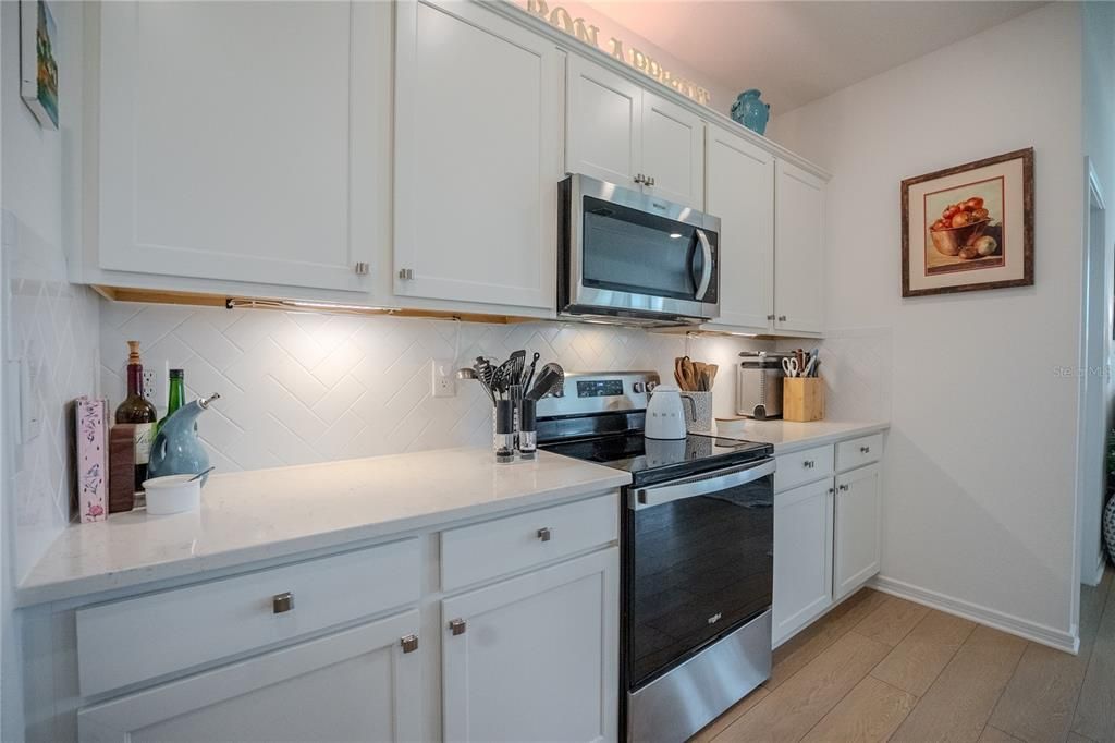 For Sale: $342,243 (3 beds, 2 baths, 1697 Square Feet)