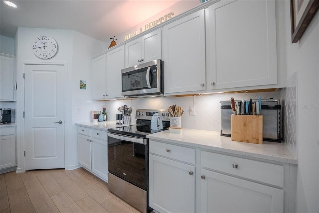 For Sale: $342,243 (3 beds, 2 baths, 1697 Square Feet)