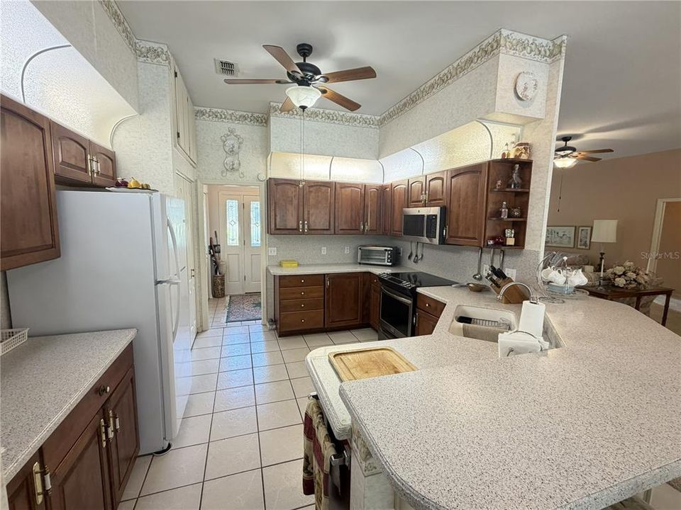For Sale: $390,000 (3 beds, 2 baths, 2179 Square Feet)