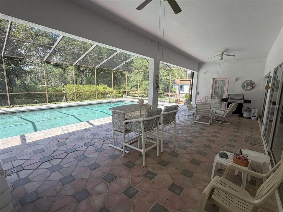 For Sale: $390,000 (3 beds, 2 baths, 2179 Square Feet)