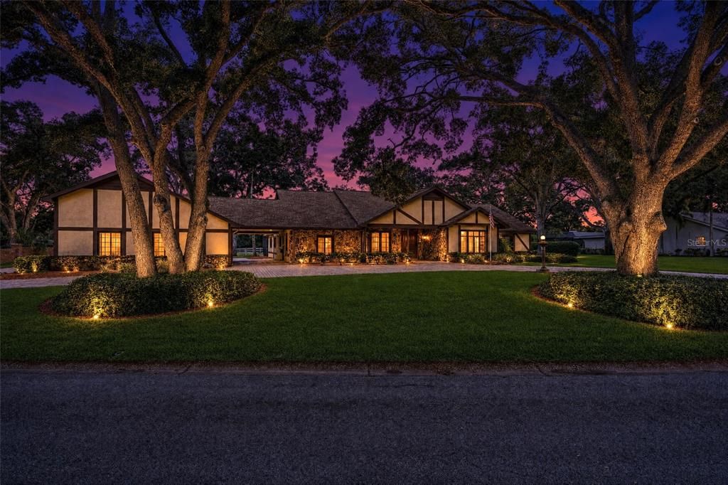 En Venta: $1,575,000 (6 camas, 5 baños, 6198 Pies cuadrados)