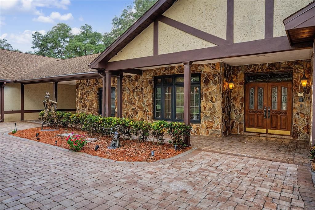 En Venta: $1,575,000 (6 camas, 5 baños, 6198 Pies cuadrados)