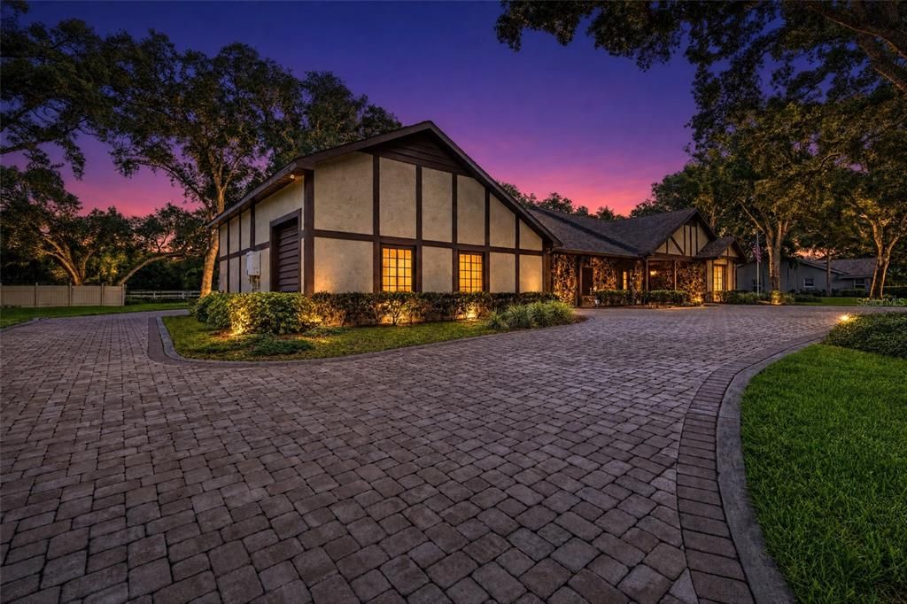 En Venta: $1,575,000 (6 camas, 5 baños, 6198 Pies cuadrados)