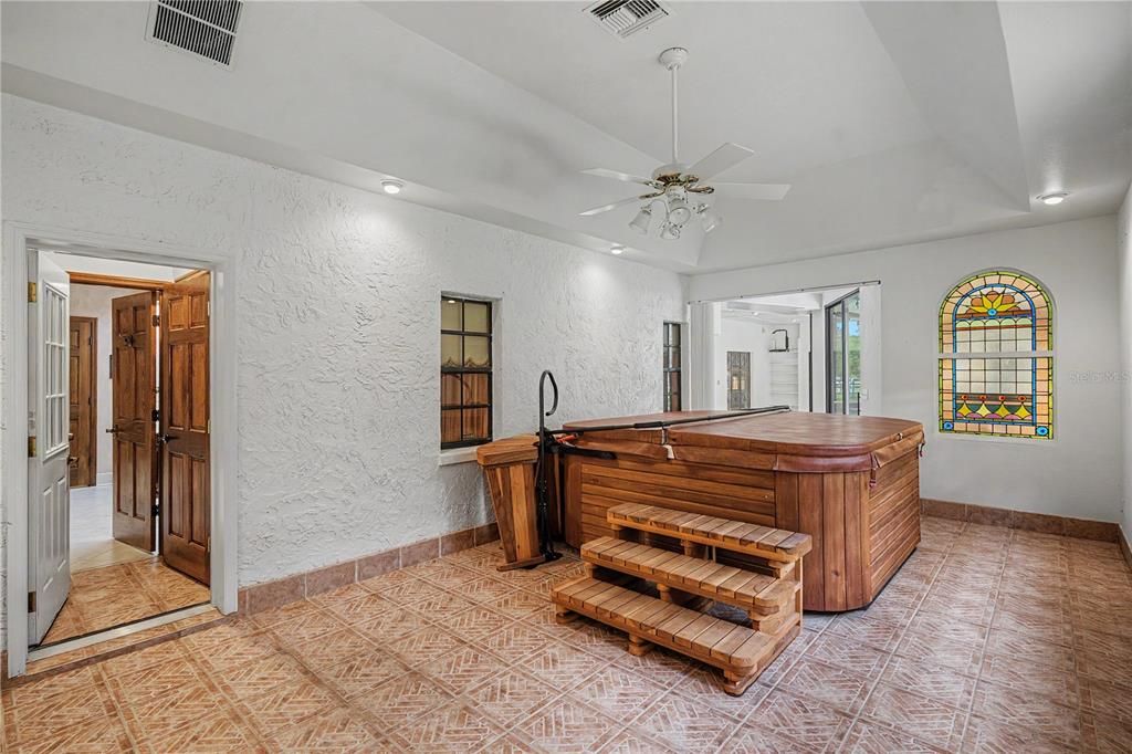 En Venta: $1,575,000 (6 camas, 5 baños, 6198 Pies cuadrados)