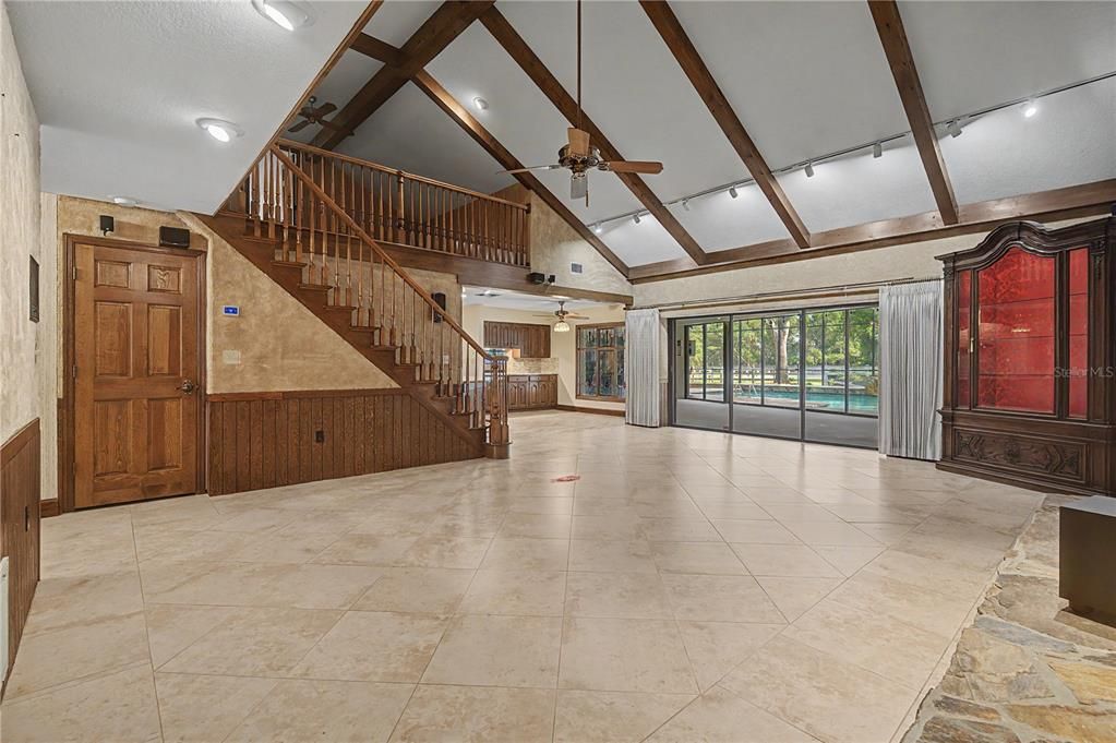 En Venta: $1,575,000 (6 camas, 5 baños, 6198 Pies cuadrados)