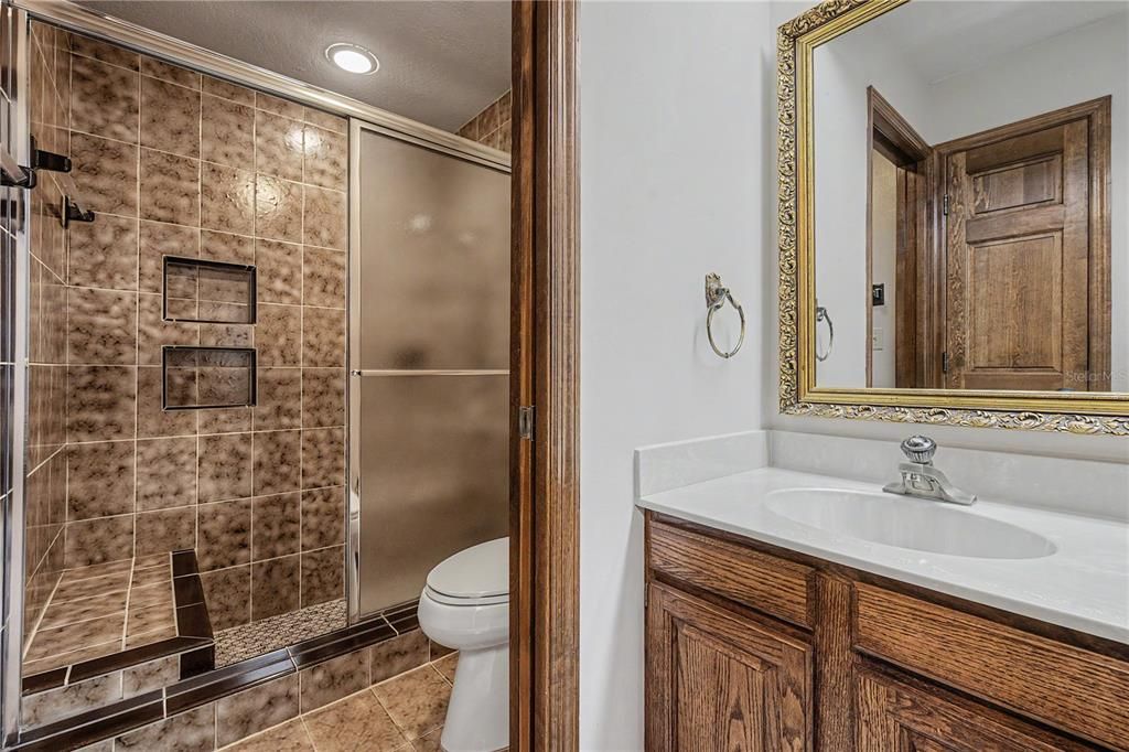 En Venta: $1,575,000 (6 camas, 5 baños, 6198 Pies cuadrados)