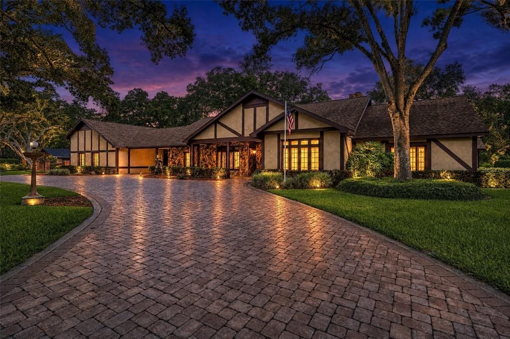 En Venta: $1,575,000 (6 camas, 5 baños, 6198 Pies cuadrados)