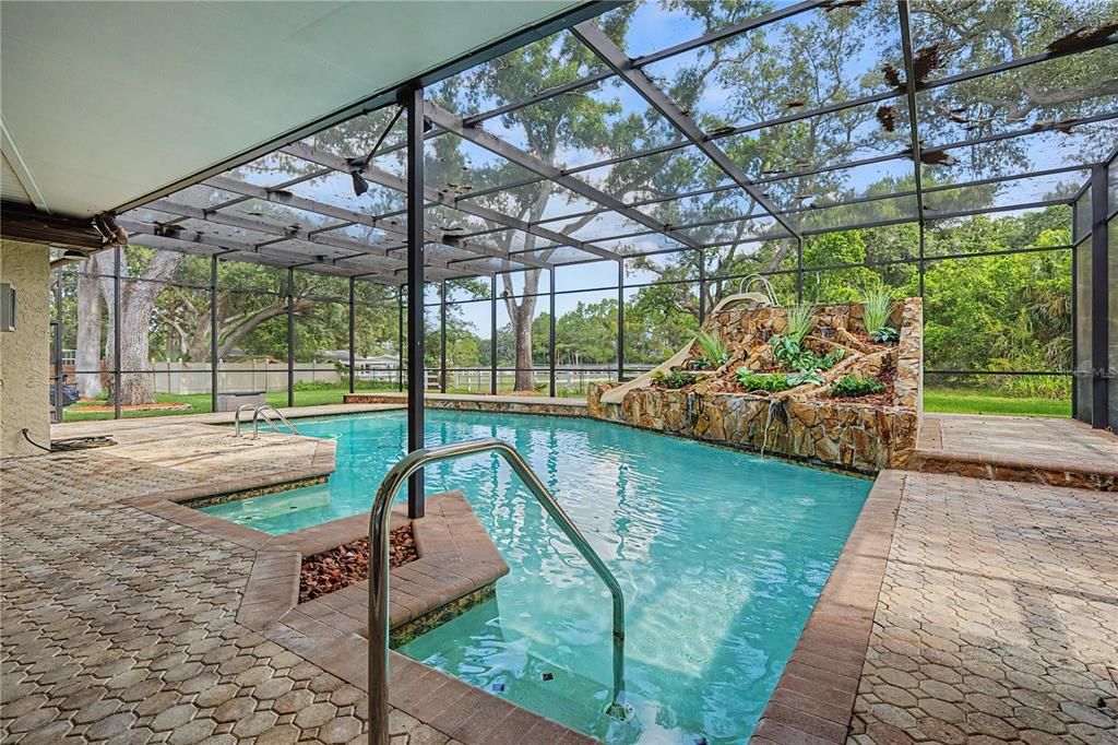 En Venta: $1,575,000 (6 camas, 5 baños, 6198 Pies cuadrados)