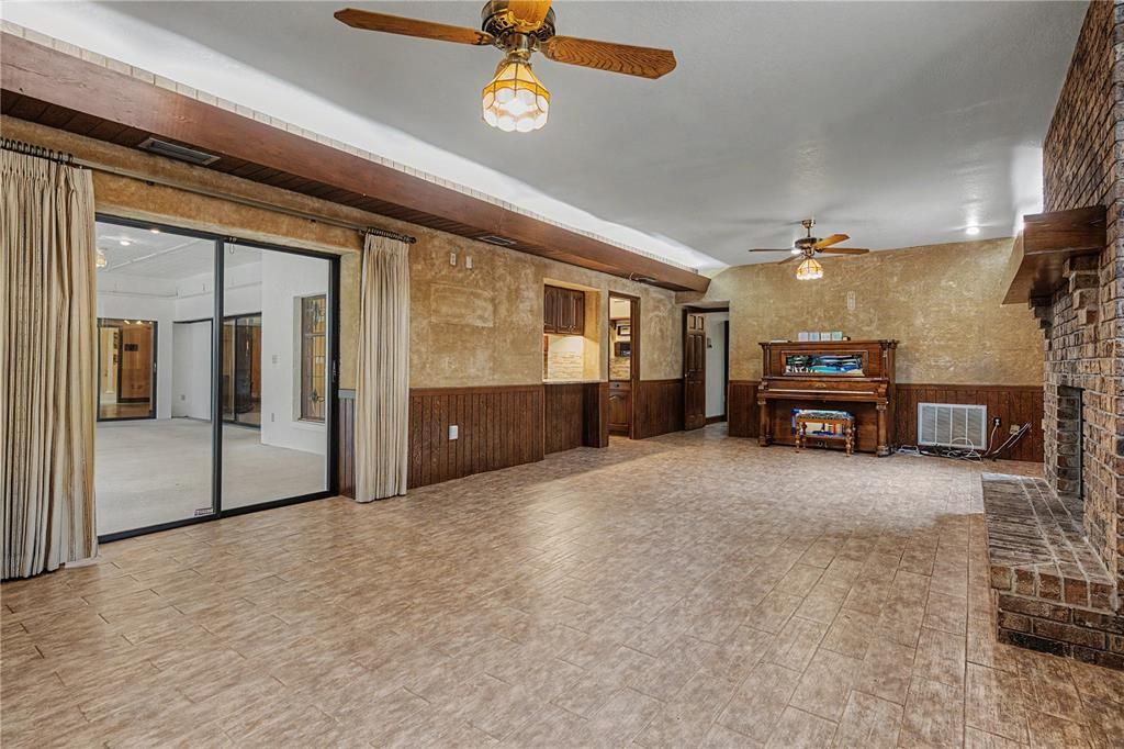 En Venta: $1,575,000 (6 camas, 5 baños, 6198 Pies cuadrados)
