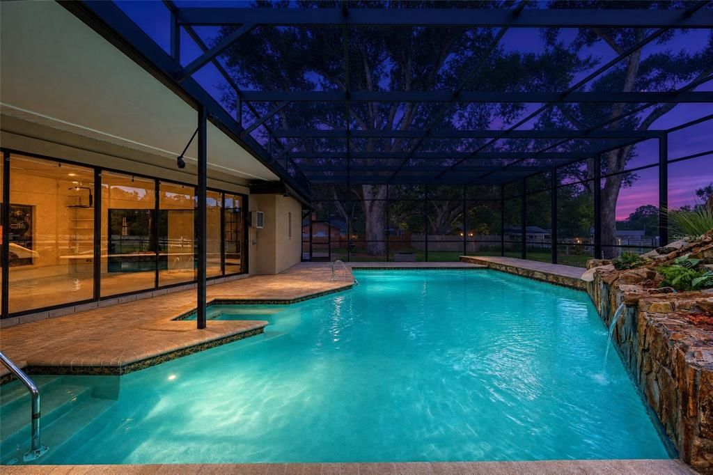 En Venta: $1,575,000 (6 camas, 5 baños, 6198 Pies cuadrados)