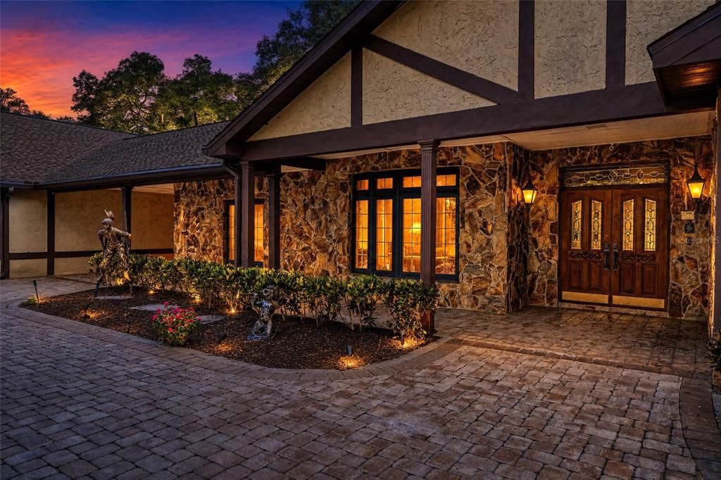 En Venta: $1,575,000 (6 camas, 5 baños, 6198 Pies cuadrados)