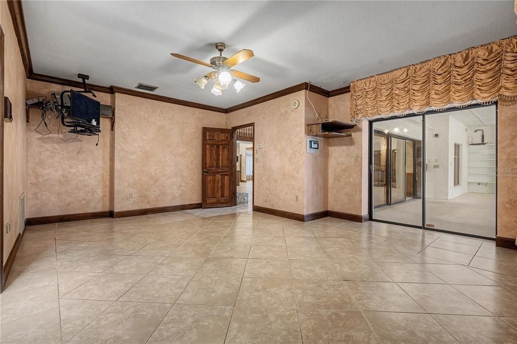 En Venta: $1,575,000 (6 camas, 5 baños, 6198 Pies cuadrados)