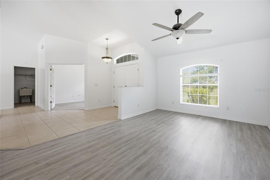 En Venta: $419,900 (3 camas, 2 baños, 2291 Pies cuadrados)