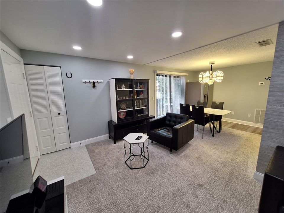For Rent: $1,295 (2 beds, 2 baths, 960 Square Feet)