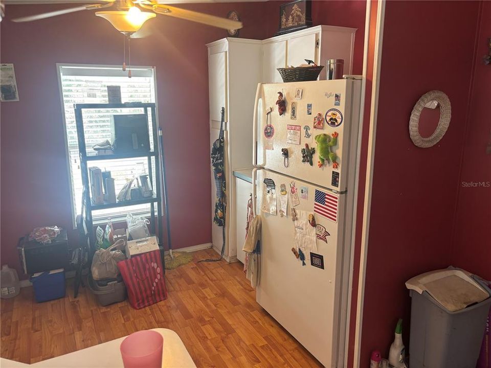 For Sale: $129,900 (2 beds, 2 baths, 864 Square Feet)