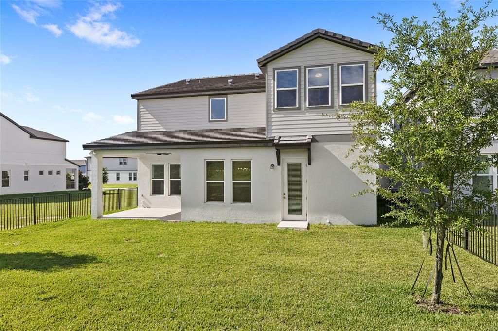For Sale: $950,000 (5 beds, 4 baths, 3899 Square Feet)