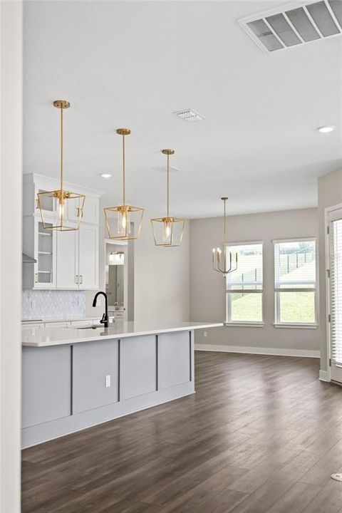 For Sale: $950,000 (5 beds, 4 baths, 3899 Square Feet)