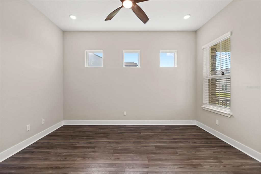 For Sale: $950,000 (5 beds, 4 baths, 3899 Square Feet)
