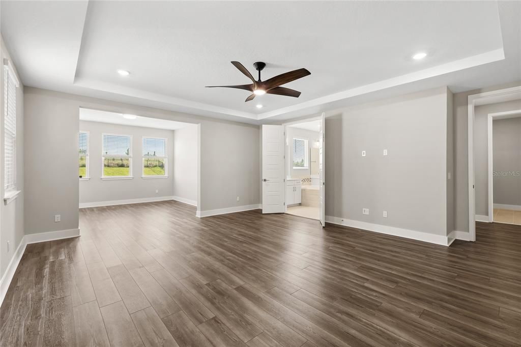For Sale: $950,000 (5 beds, 4 baths, 3899 Square Feet)