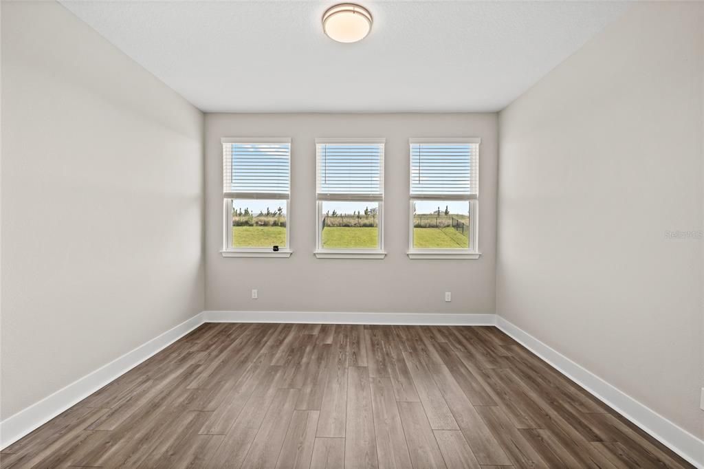 For Sale: $950,000 (5 beds, 4 baths, 3899 Square Feet)