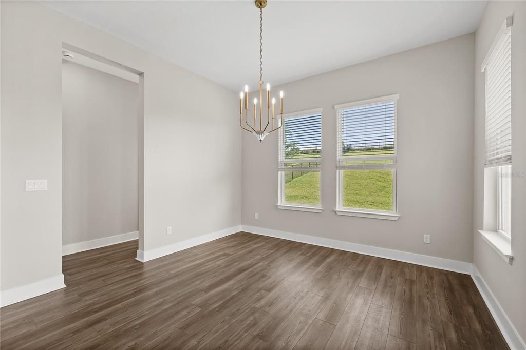 For Sale: $950,000 (5 beds, 4 baths, 3899 Square Feet)