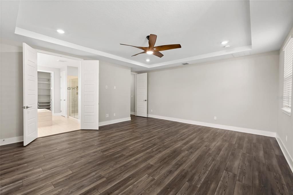 For Sale: $950,000 (5 beds, 4 baths, 3899 Square Feet)