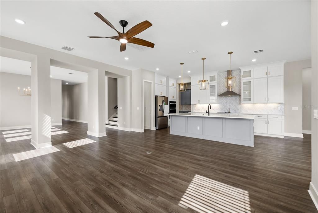 For Sale: $950,000 (5 beds, 4 baths, 3899 Square Feet)
