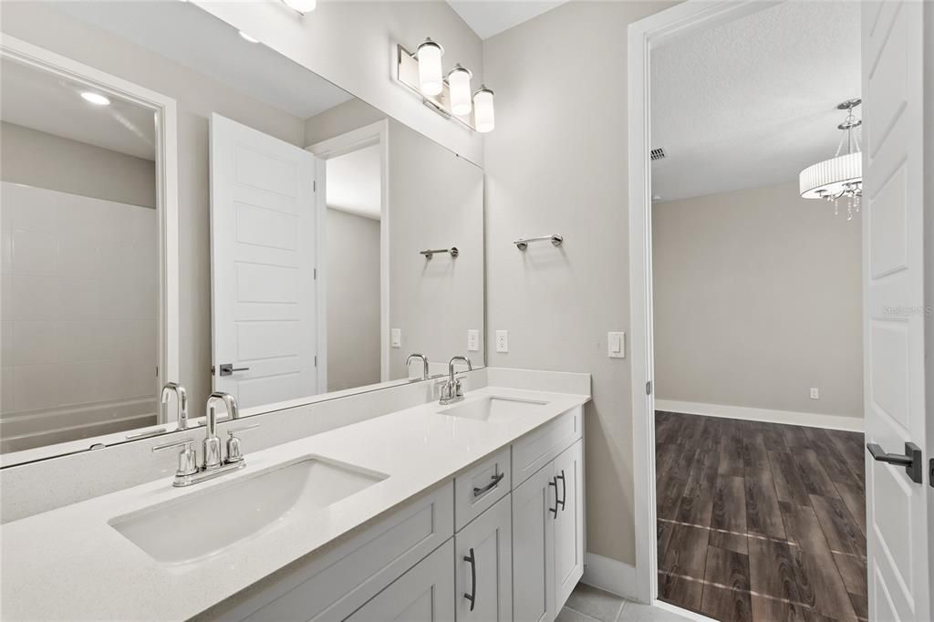 For Sale: $950,000 (5 beds, 4 baths, 3899 Square Feet)