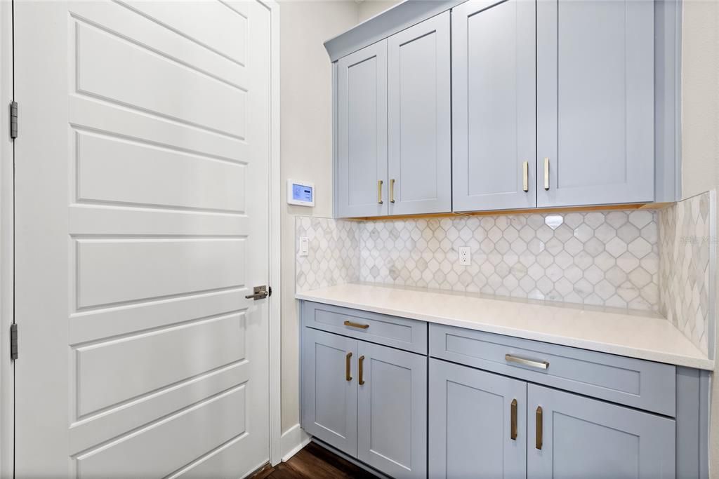 For Sale: $950,000 (5 beds, 4 baths, 3899 Square Feet)